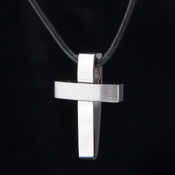 Modernes Edelstahlkreuz mit konischen Kreuzbalken